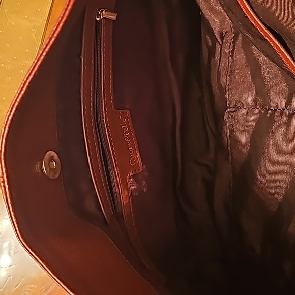 Stylish Red Leather Cuore & Pelle Shoulder Bag - Picture 6 of 9